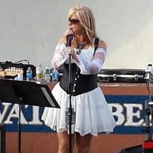 Meet your Posher, Della